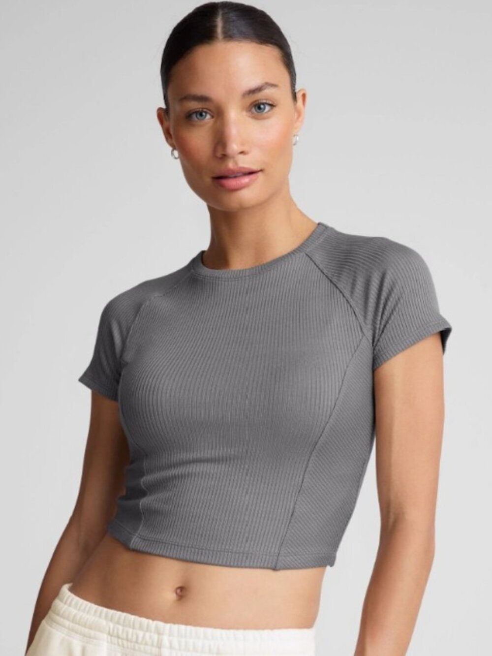 Beyond Yoga Silhouette Cropped Tee in Stone Gray